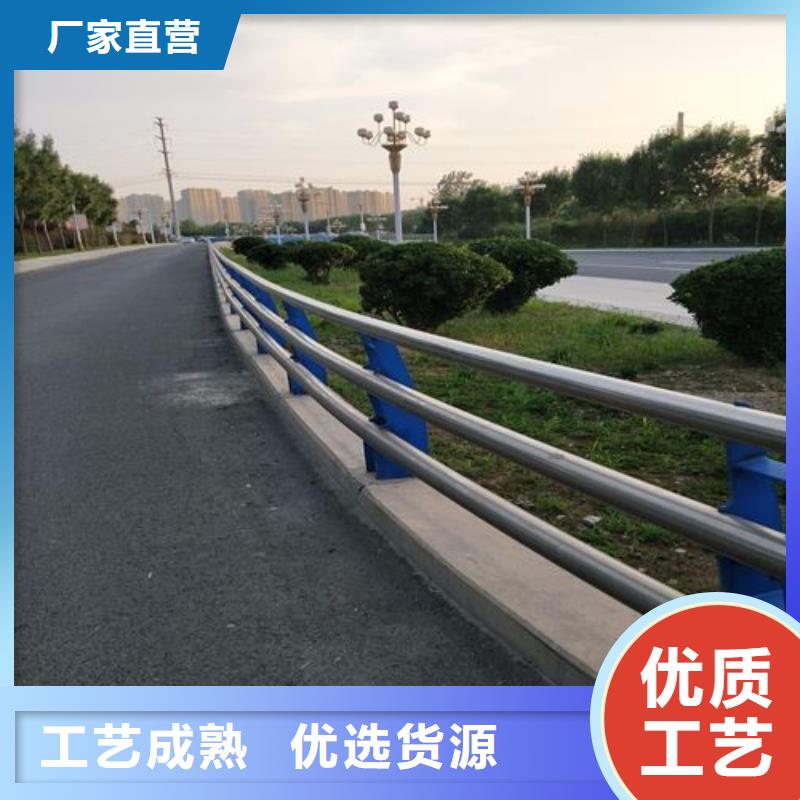【景观木纹护栏不锈钢复合管护栏追求细节品质】