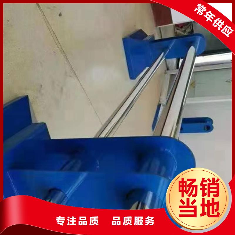 交通护栏图片