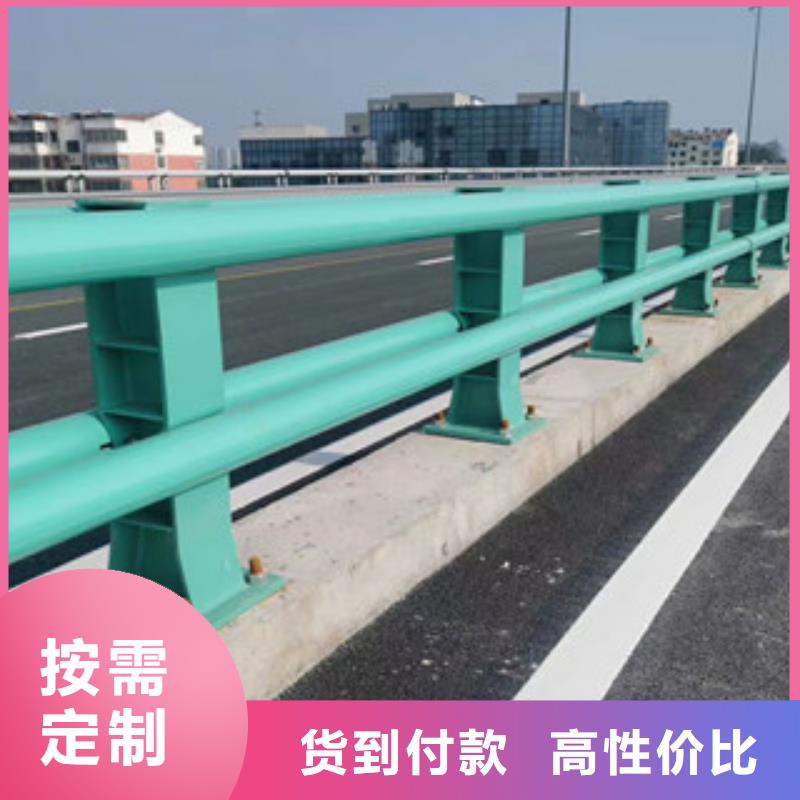 人行道河边灯光栏杆安装