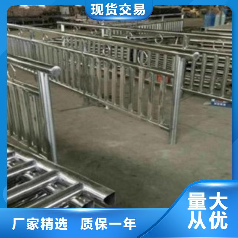 道路交通隔离护栏-坚固牢靠