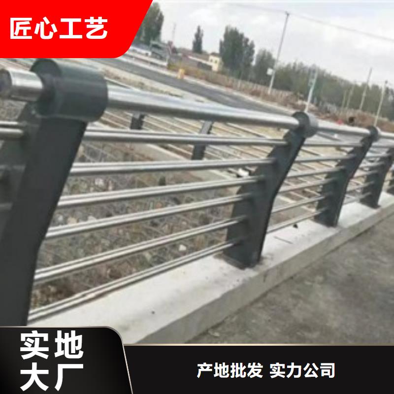 道路交通隔离护栏-坚固牢靠