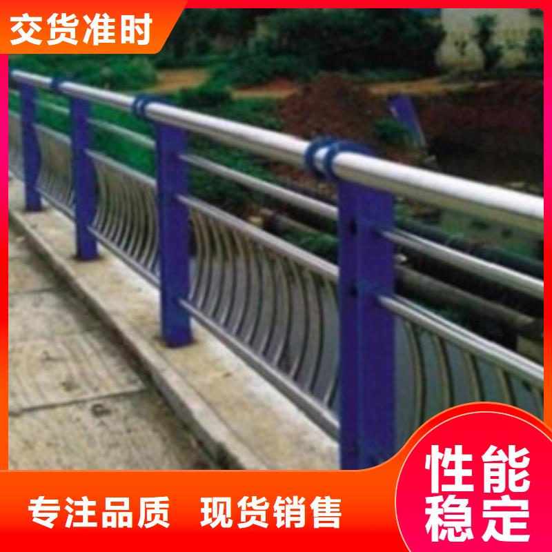 道路交通隔离护栏-坚固牢靠