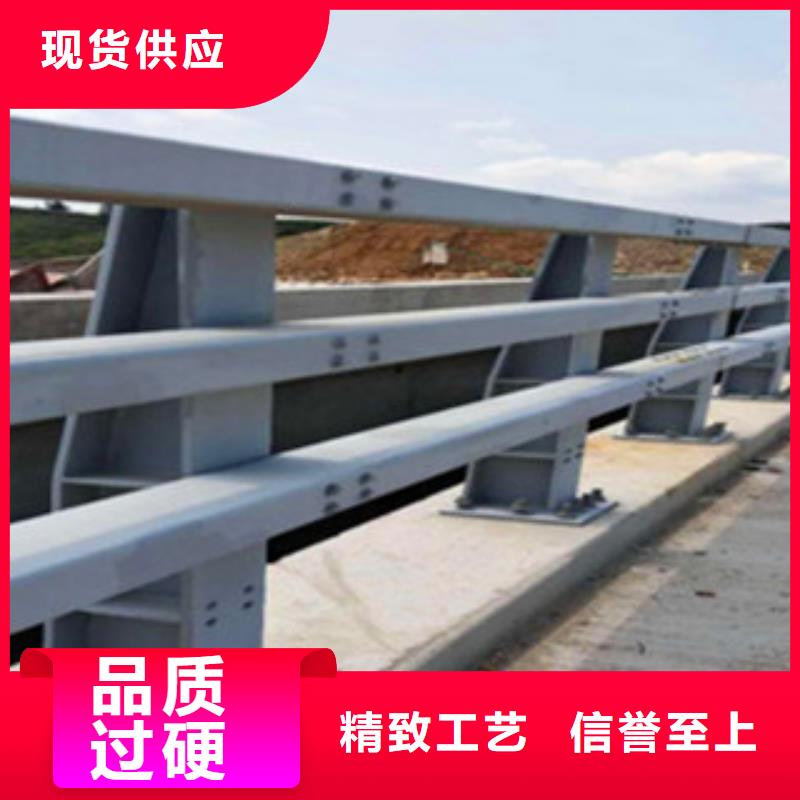 定制高强度Q235防撞护栏复合管护栏持久亮丽耐候性好