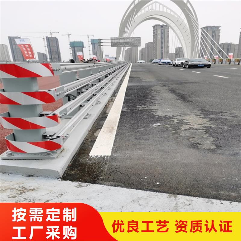 氟碳漆喷塑防撞护栏木纹转印护栏厂家实力才是硬道理