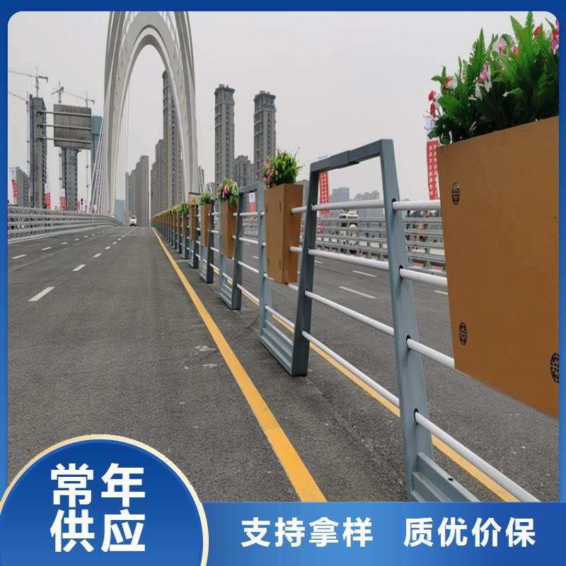 氟碳漆喷塑防撞护栏木纹转印护栏厂家实力才是硬道理