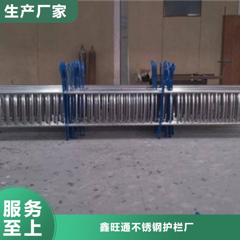不锈钢钢丝绳防腐木护栏大量供应