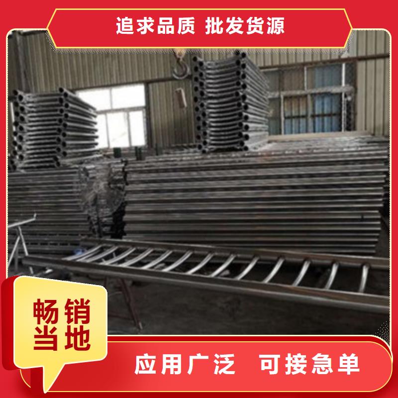 不锈钢钢丝绳防腐木护栏大量供应