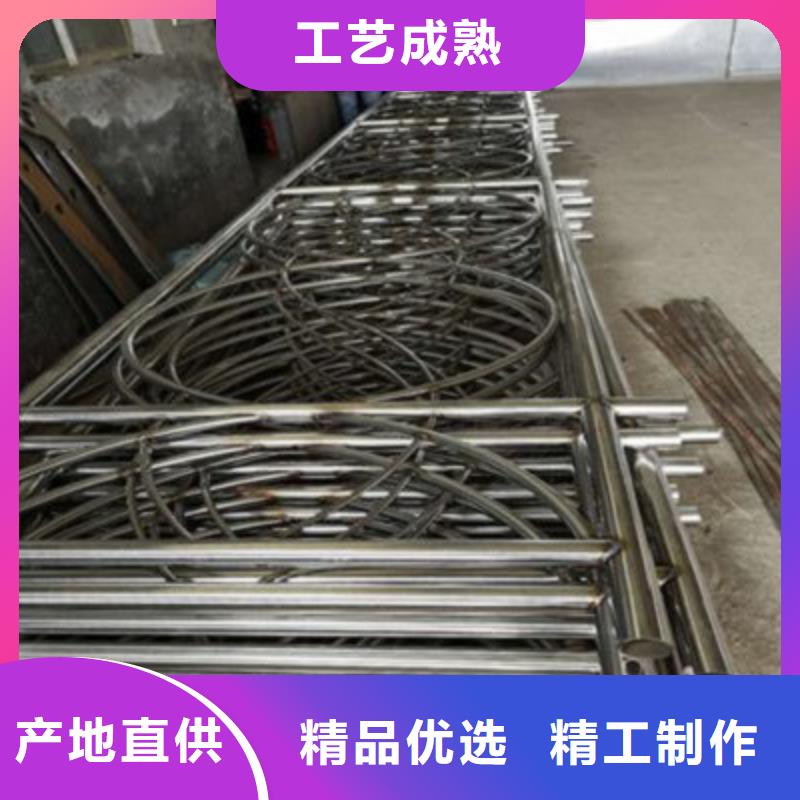 不锈钢钢丝绳防腐木护栏大量供应