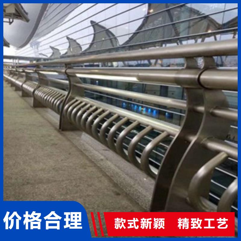 不锈钢钢丝绳防腐木护栏大量供应