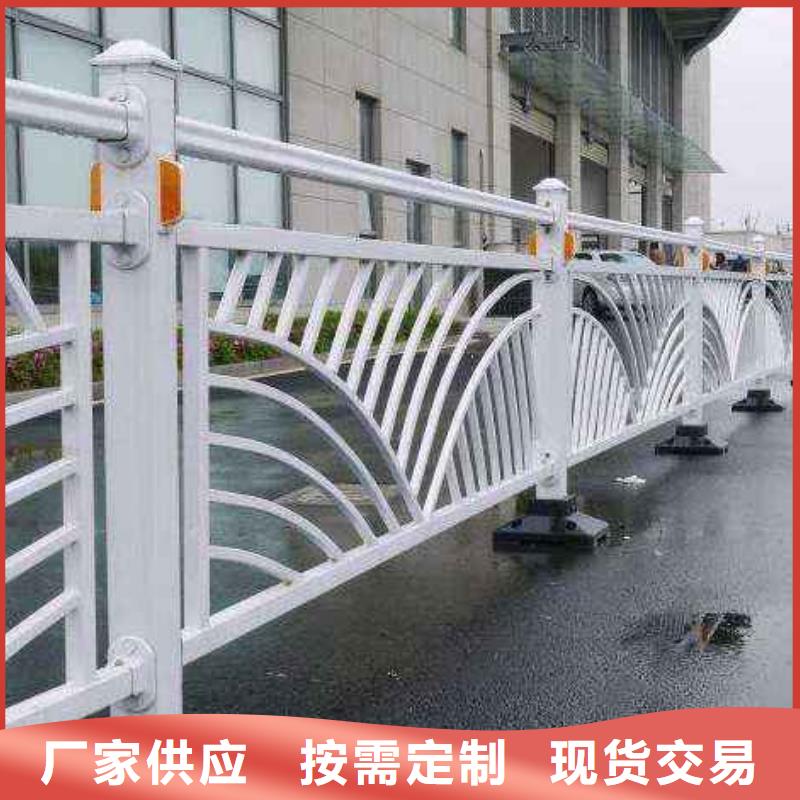 桥梁护栏【高速开口栏网】专业的生产厂家