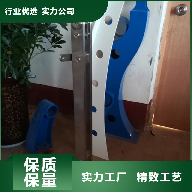 机动车道隔离护栏外形美观