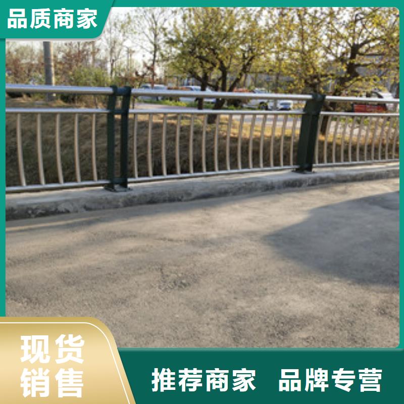 高速公路防撞栏杆绿洲护栏畅销全国各地