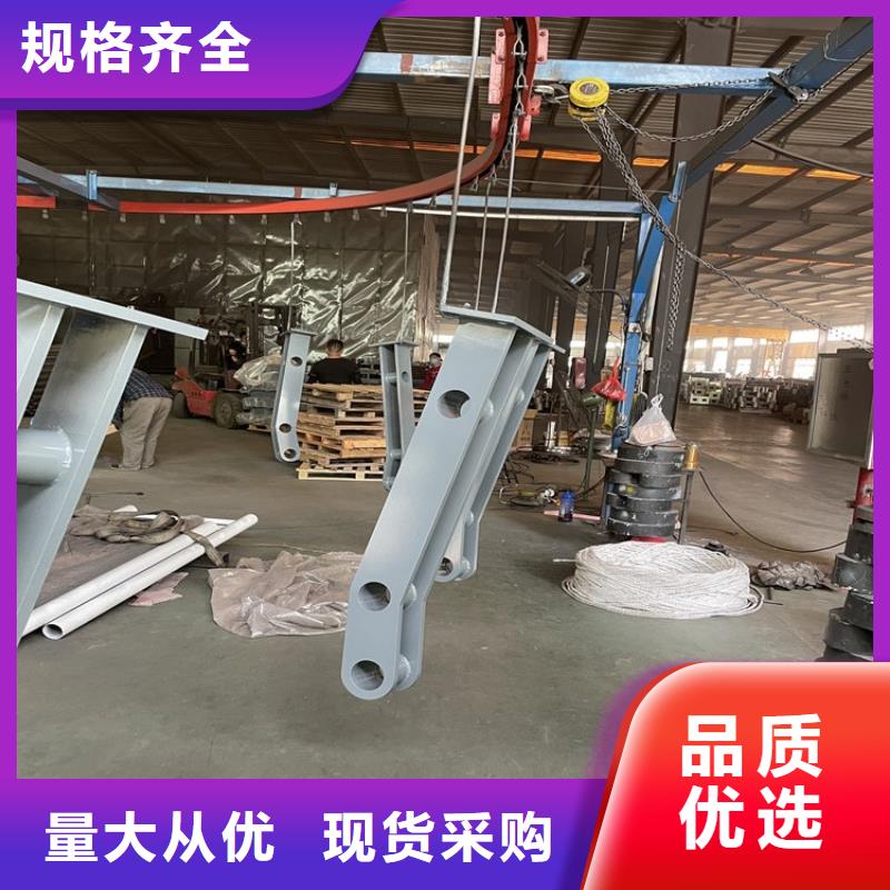 多年专注市政护栏生产的厂家